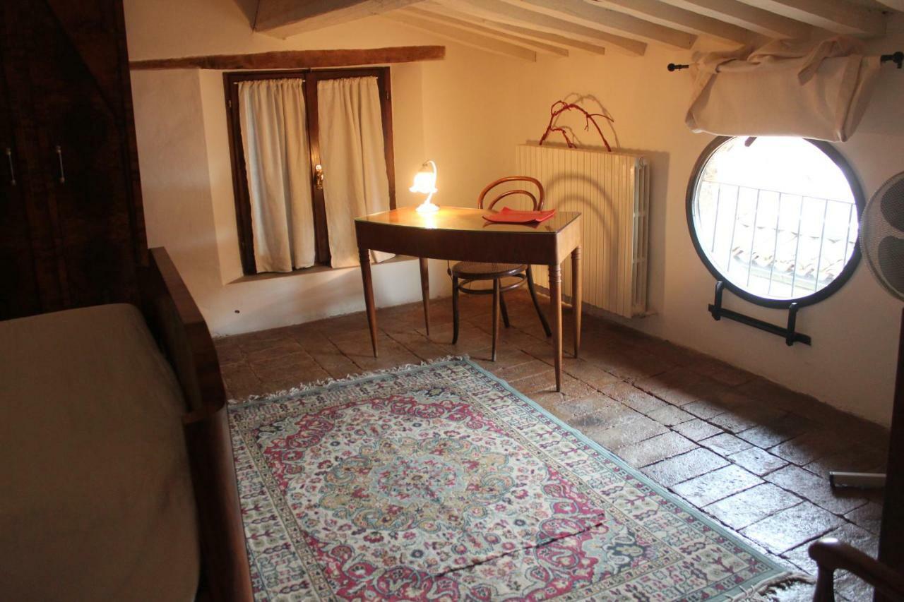 Residence Via Benamati Cagli Eksteriør bilde